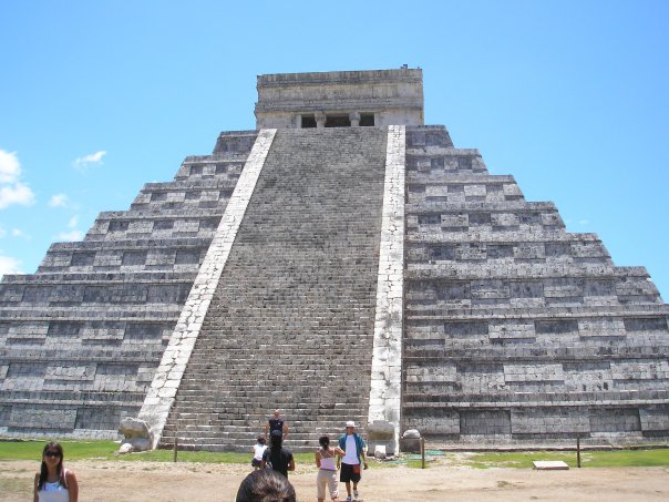 Temple-Kukulkan-Chichen Itza-Footprintsinculture